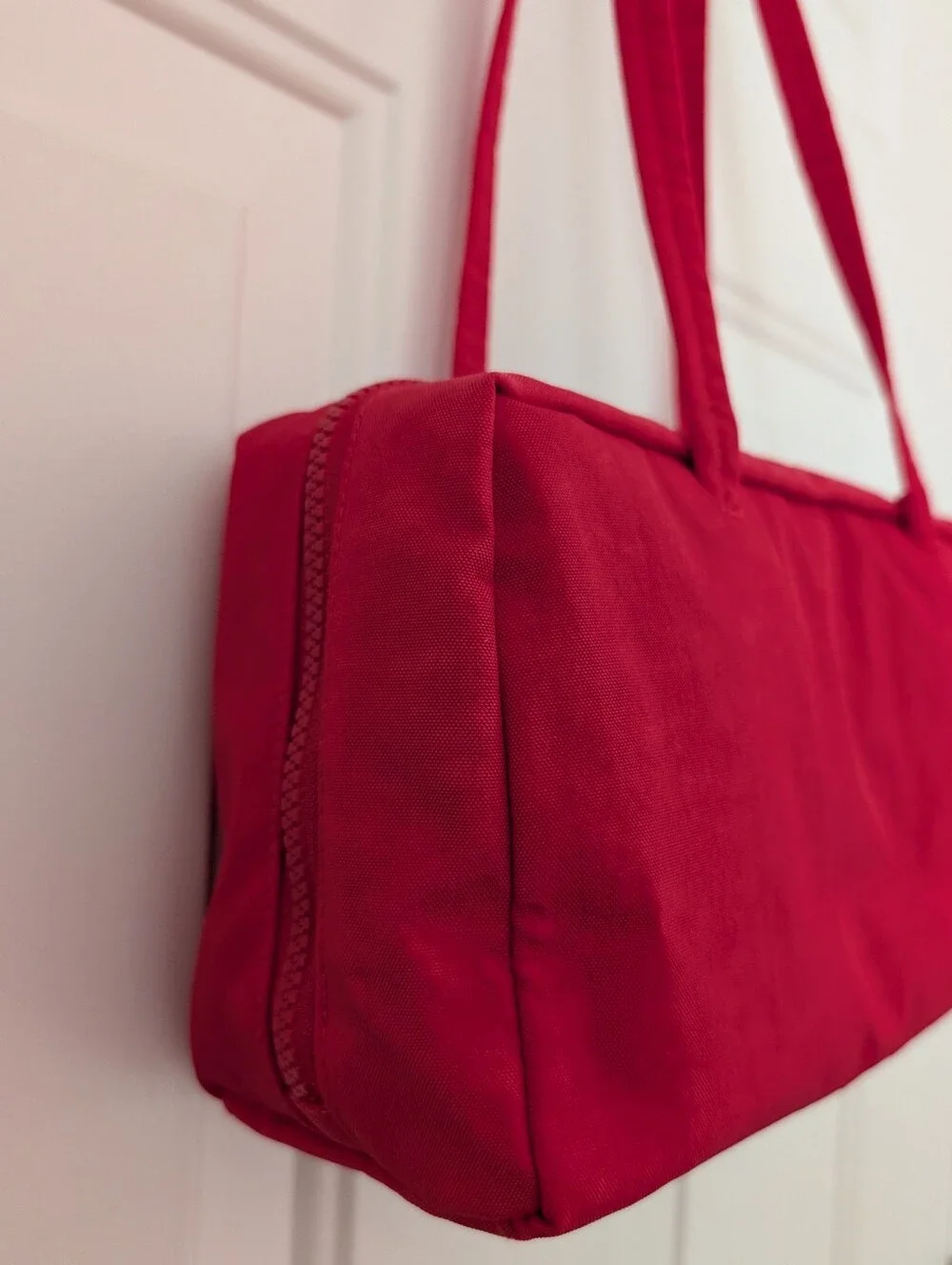 BAGGU Nylon Bowler Shoulder Bag Red Candy Apple Brand New Regular - Picture 7 of 7